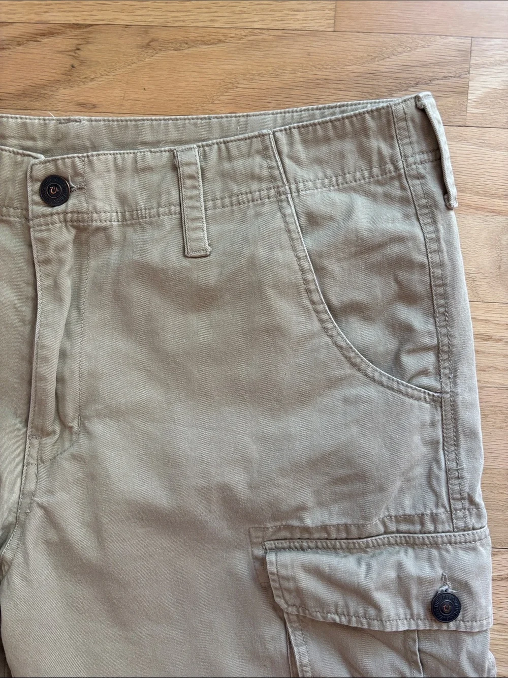 True Religion Men's Size 36 Cargo Shorts Khaki Tan Zip-Fly